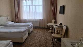 Гостиница Чехов Краснодар Стандартный улучшенный трехместный номер-2